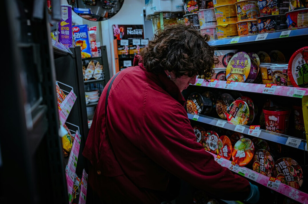detective investigating supermarket theft