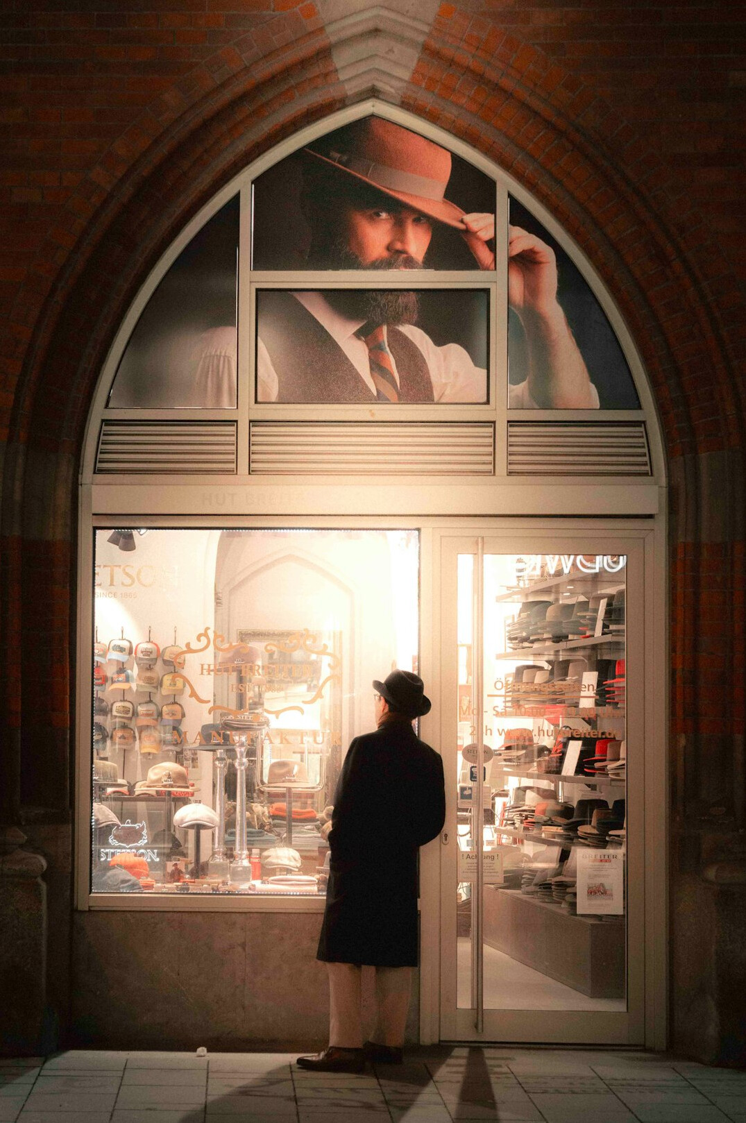 store detective catching shoplifter
